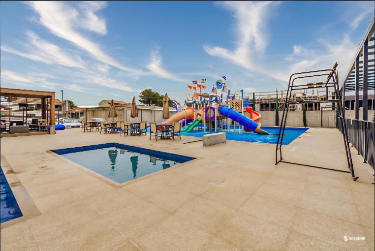 Quarto Hotel Beto Carrero Penha Penha  Zewnętrze zdjęcie